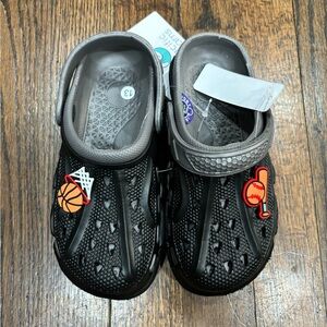 Toddler boys black baseball basketball clogs size 13